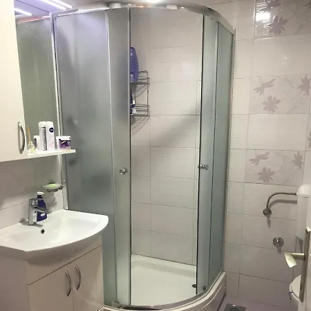 Apartment Dan I Noc *